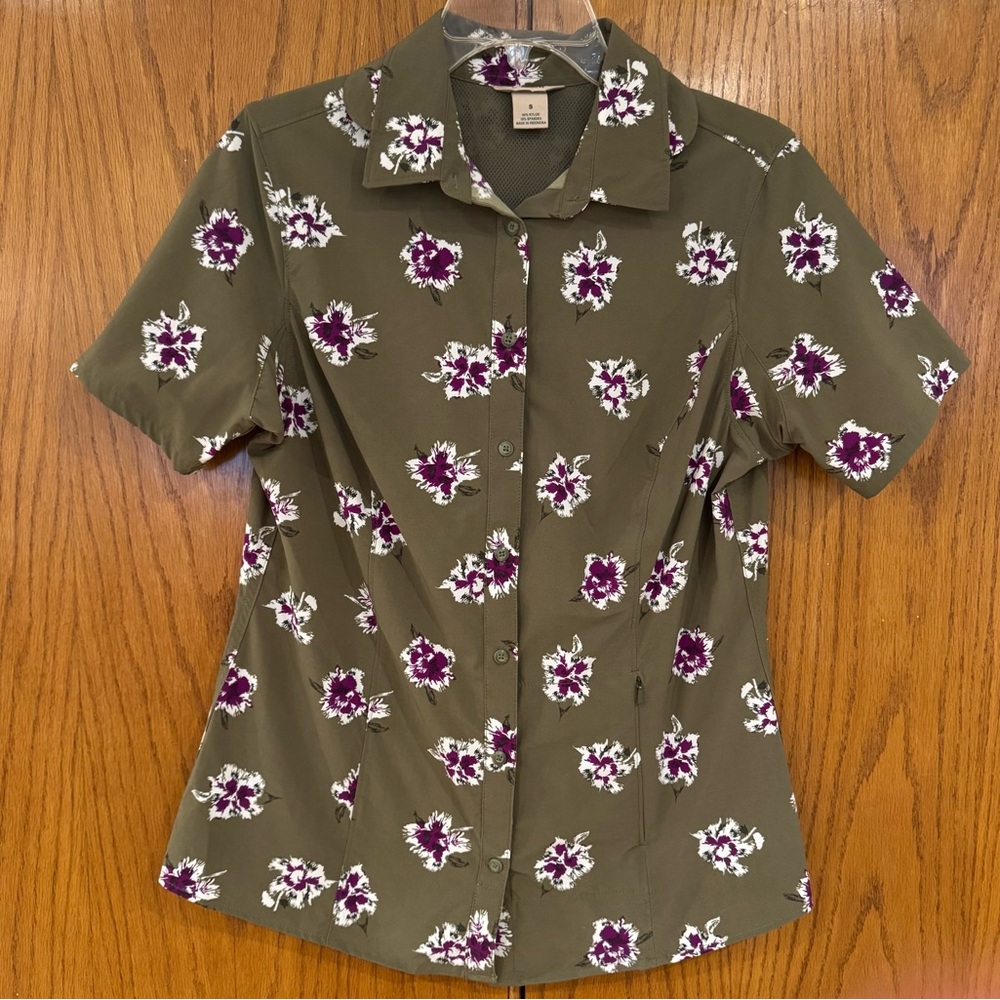 Duluth Trading Co Floral Vented Button Up Short Sleeve Army Green White Blouse